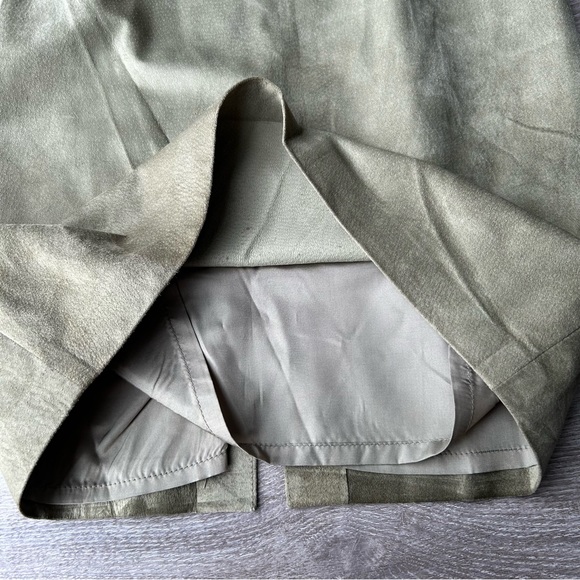 Vintage  Danier Sage Suede Leather Pleated Knee Length Skirt Made in Canada - Picture 4 of 12